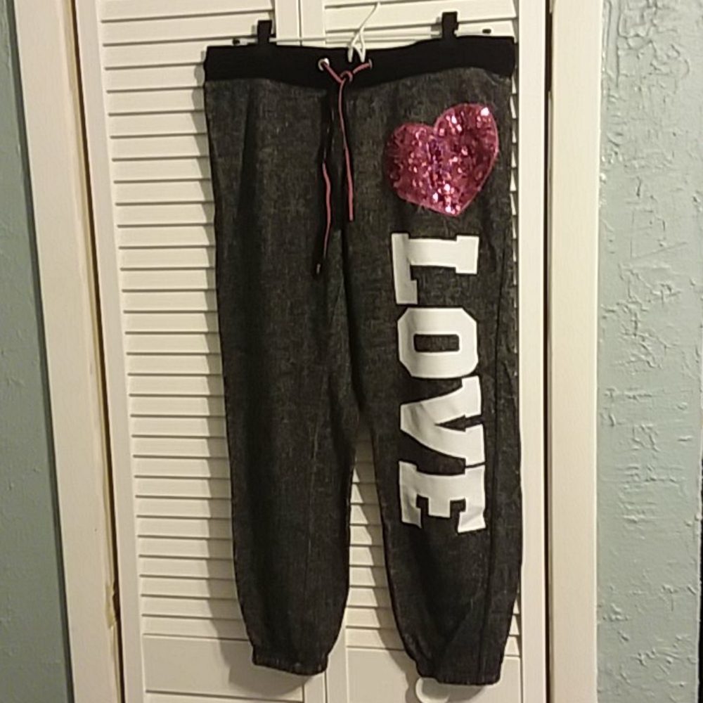 No Boundaries Cropped Joggers